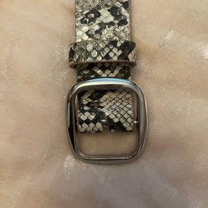 Snakesin Belt - NWOT - Size Medium